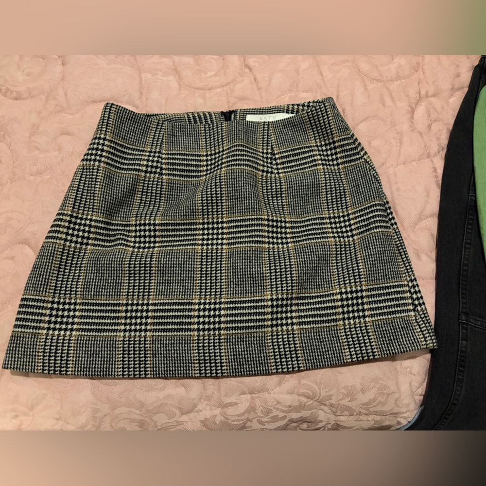 Astr Houndstooth Mini Skirt